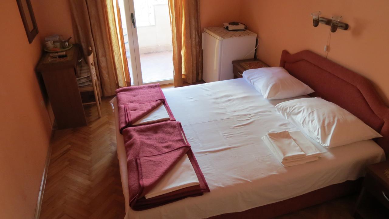 Oaza Hotel Petrovac Exterior photo